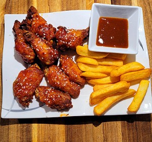 Chicken Wings & Fries